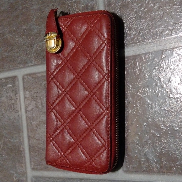 Marc Jacob red burgundy quilting pattern wallet - Picture 2 of 8